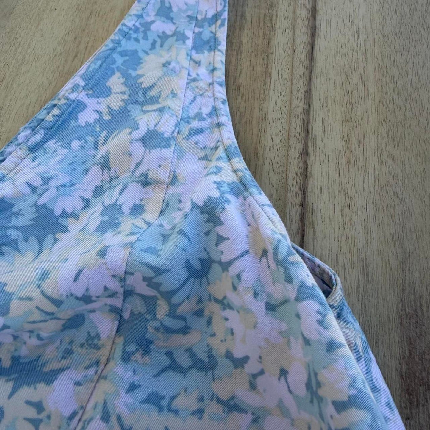 Rvca blue floral crop top