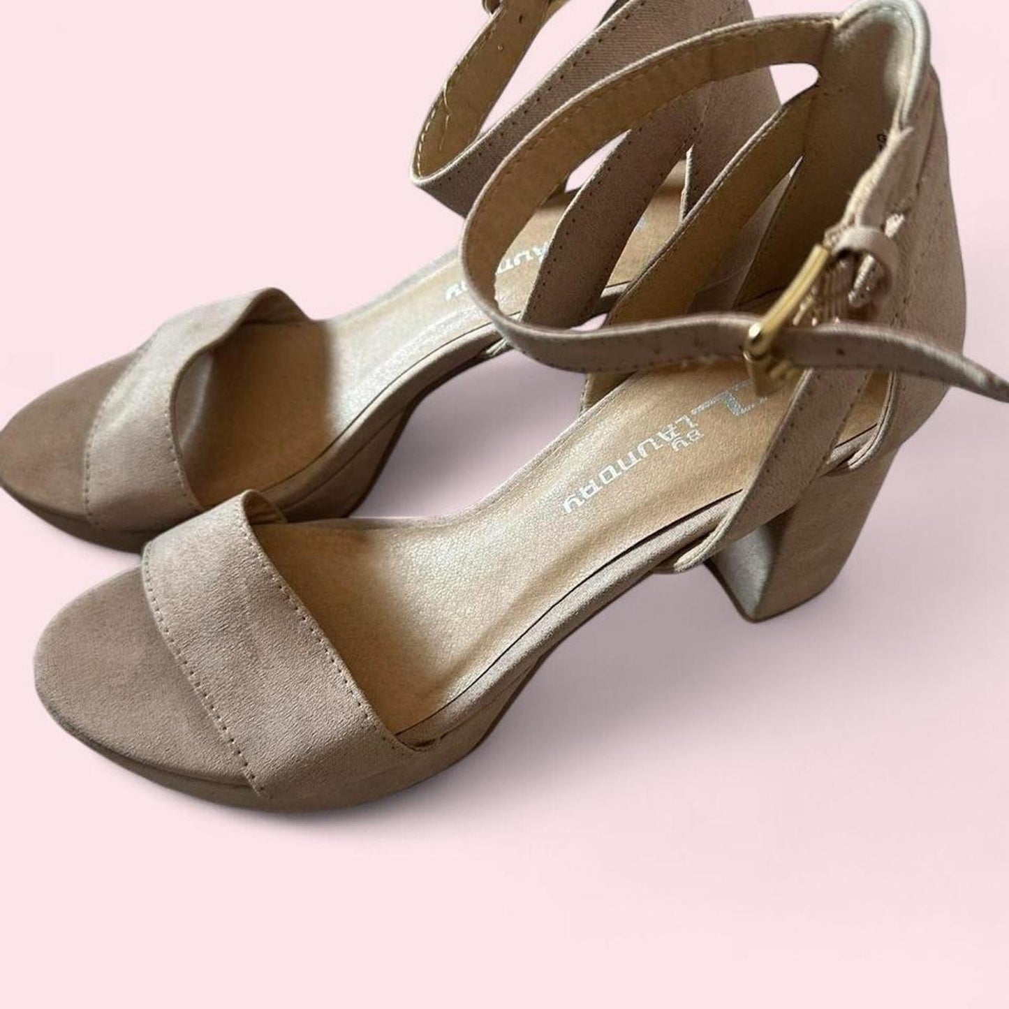 Womens super cute tan