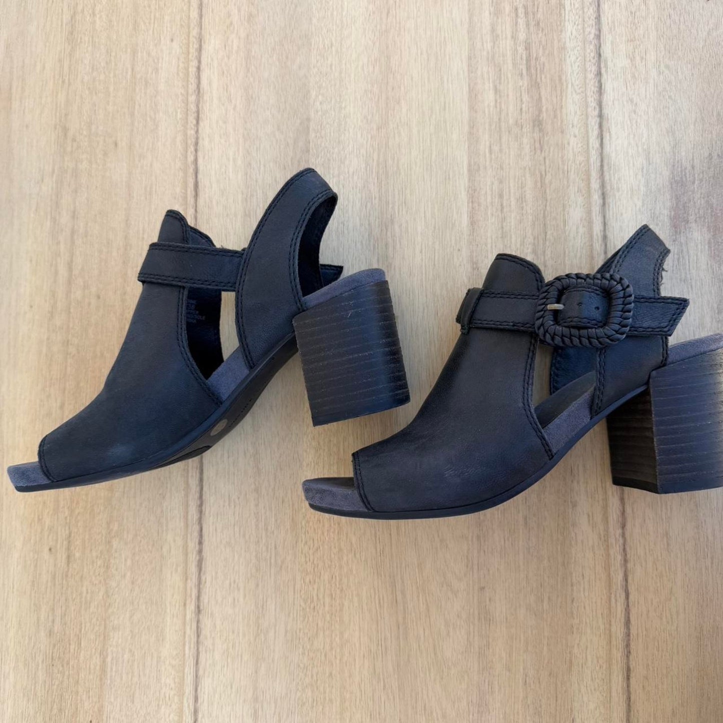 Black chunky heel sandals lucky