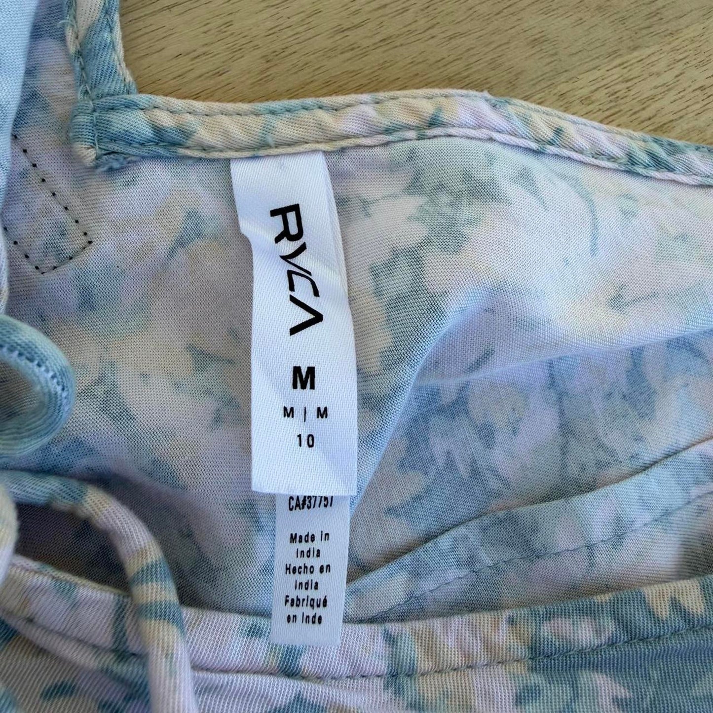 Rvca blue floral crop top