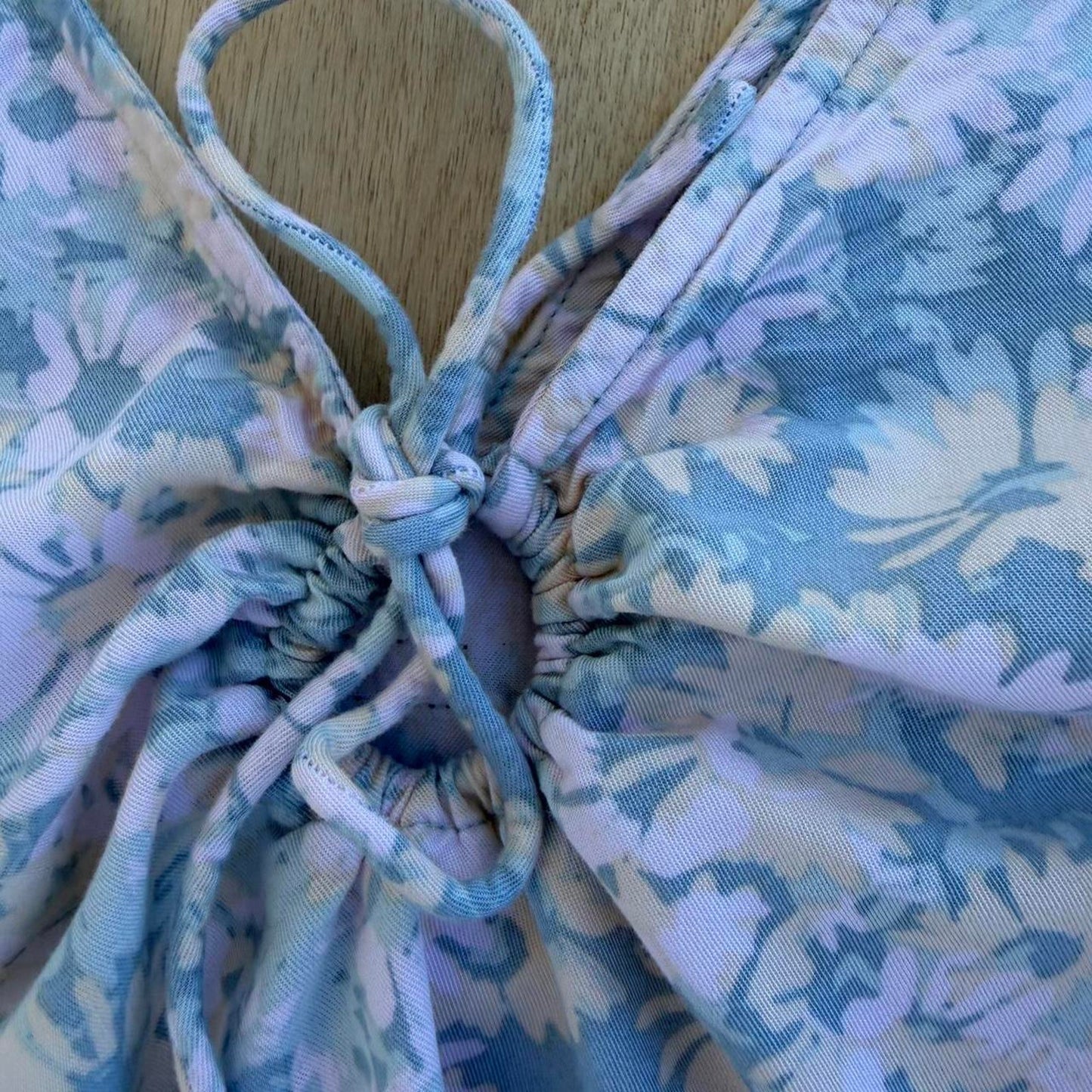Rvca blue floral crop top