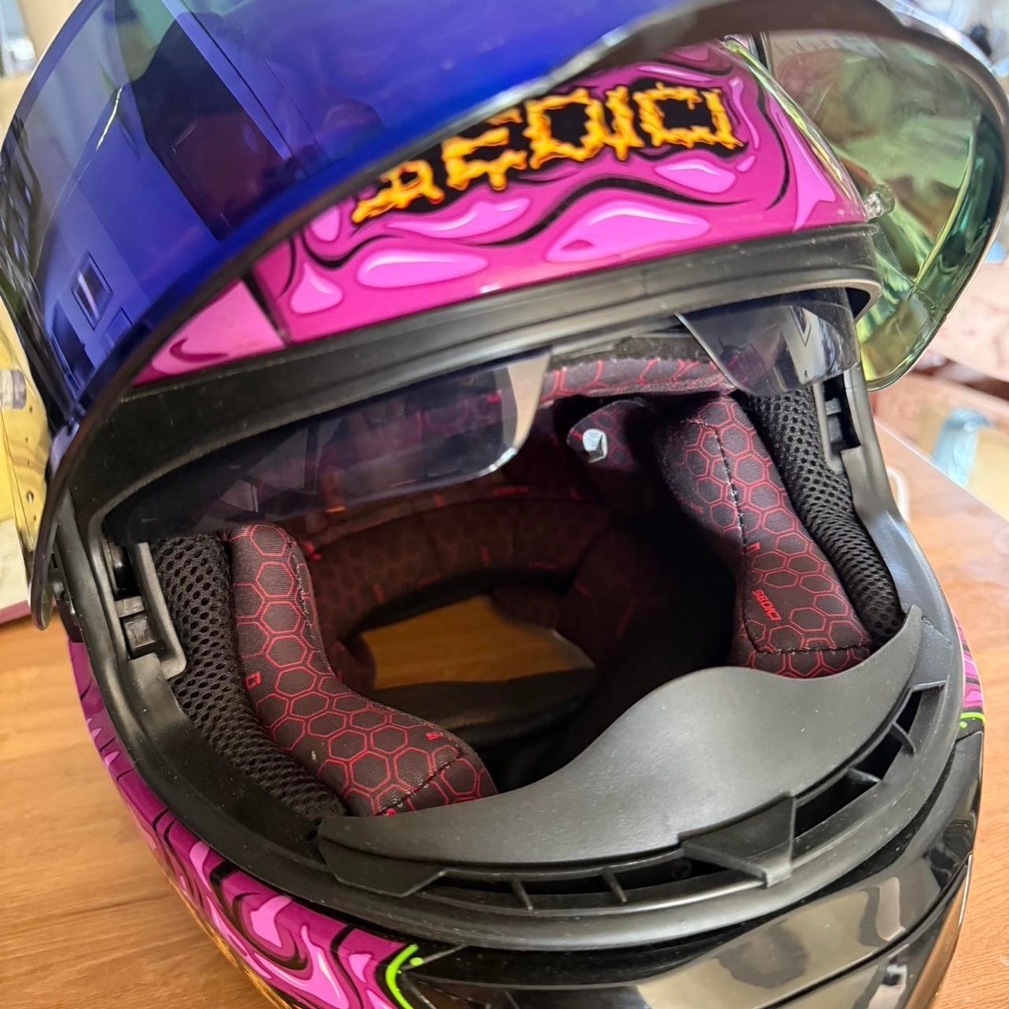 Sedici Motorcycle Helmet/Strada 2 Multicoloured pink painted helmet