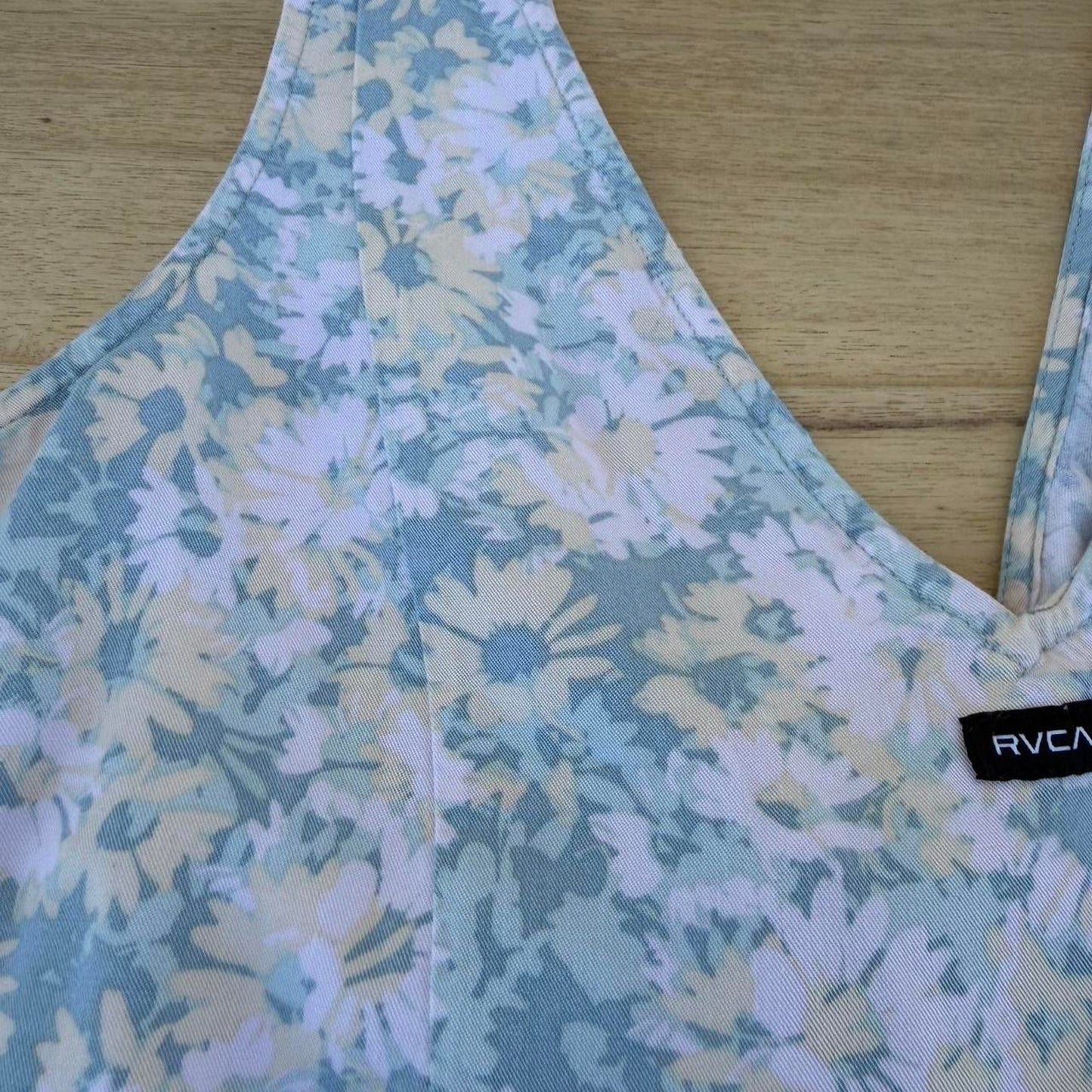 Rvca blue floral crop top