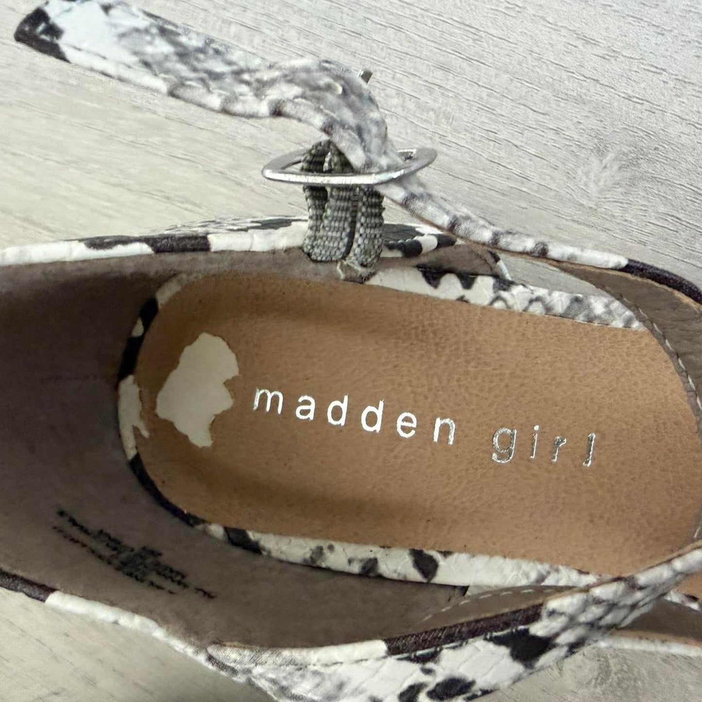 Madden Girl Snake Print Pointed Toe Flats Y2K Indie Sleaze Ballet Flats