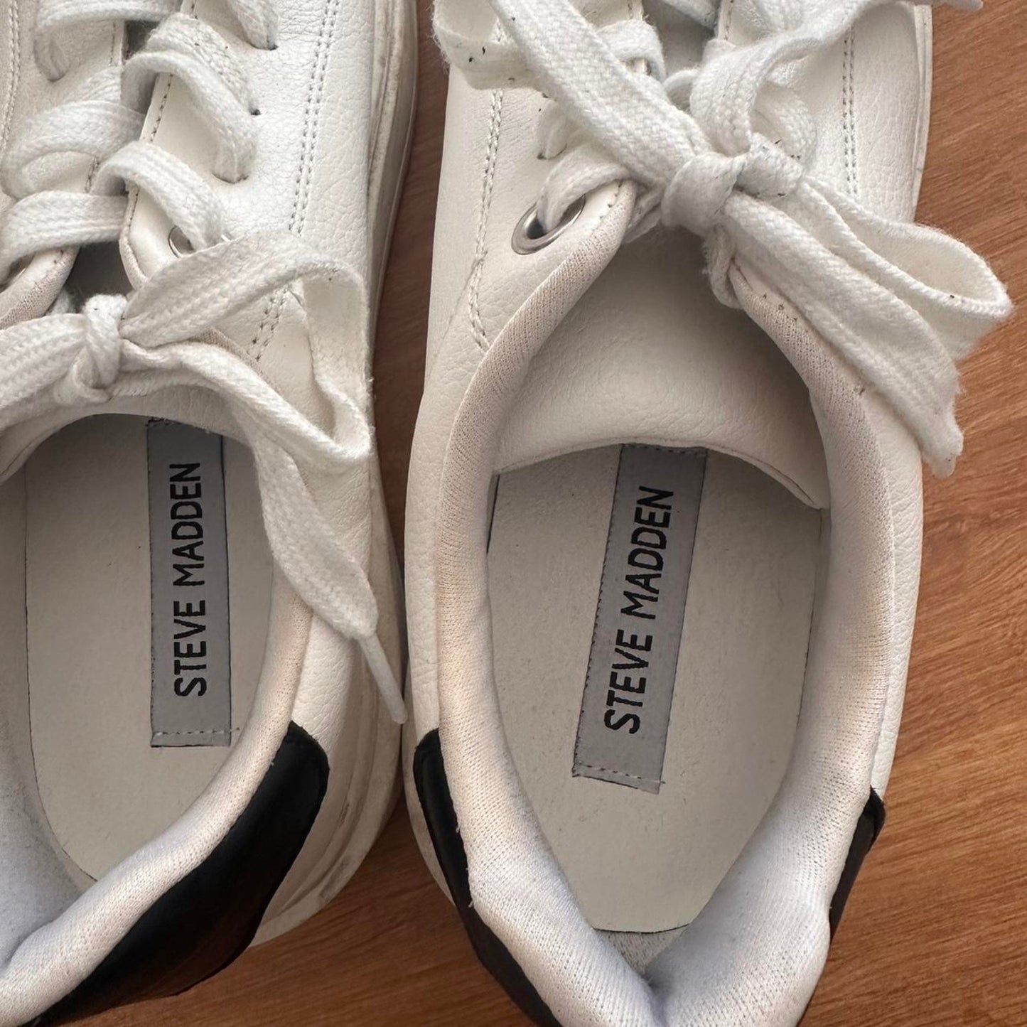 Womens steve madden white