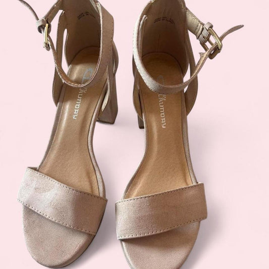 Womens super cute tan