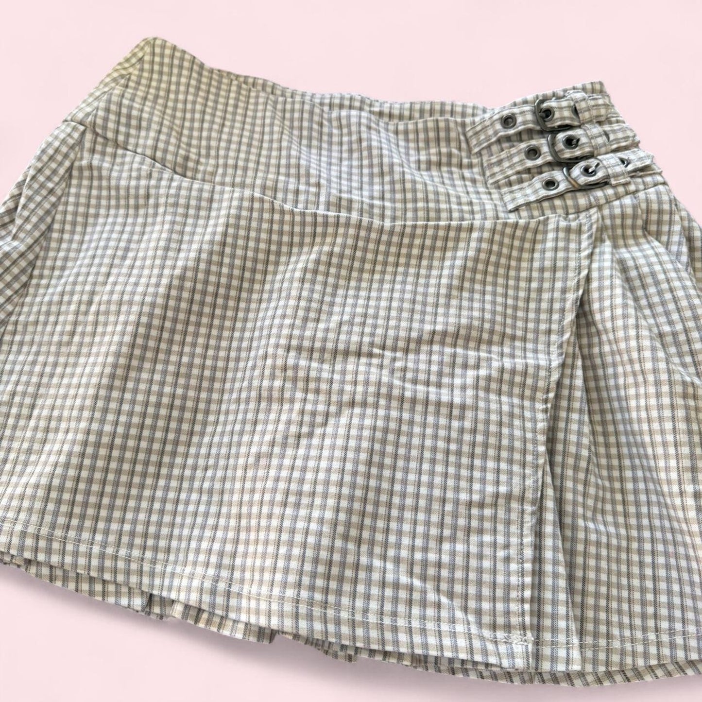 Plaid mini skirt with grommet details